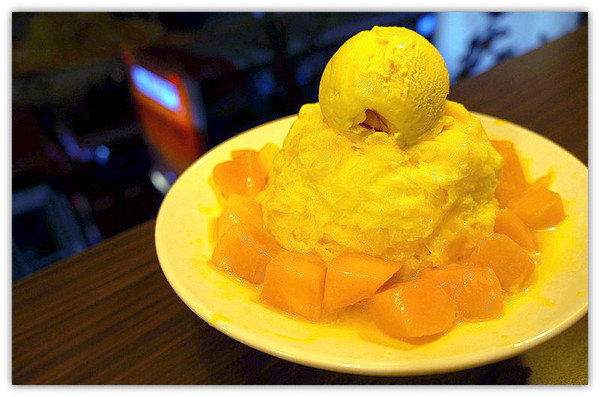 西門町芒菓冰：西門町♬台北西區芒果雪花冰新據點，炎炎夏日一起嚐點透心涼唄！　西門町芒菓冰