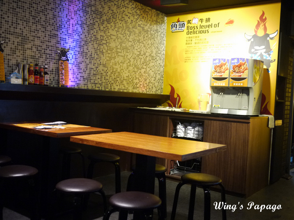 角頭炙燒牛排(新莊廟街店):夜市裡也有高檔牛排。「角頭炙燒牛排」新莊廟街店體驗