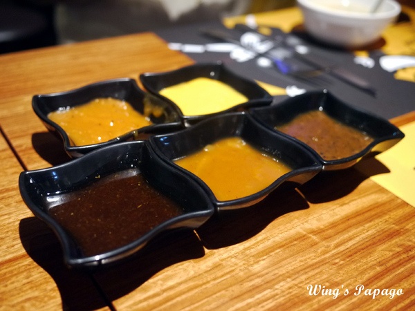 角頭炙燒牛排(新莊廟街店):夜市裡也有高檔牛排。「角頭炙燒牛排」新莊廟街店體驗