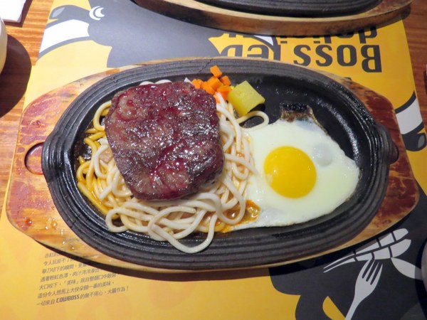 角頭炙燒牛排(新莊廟街店)：【邀約體驗】回味無窮的大哥級美味《角頭炙燒牛排/新莊廟街店》