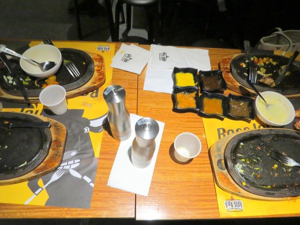 角頭炙燒牛排(新莊廟街店)：【邀約體驗】回味無窮的大哥級美味《角頭炙燒牛排/新莊廟街店》