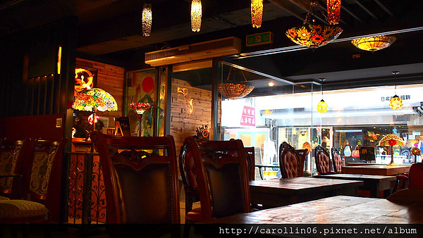 Murano 莫拉諾精品咖啡：【試吃】《Murano 莫拉諾精品咖啡》彩繪玻璃特色店