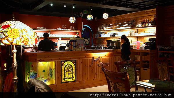 Murano 莫拉諾精品咖啡：【試吃】《Murano 莫拉諾精品咖啡》彩繪玻璃特色店