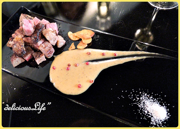 骰子牛肉佐綠胡椒紅酒醬汁260