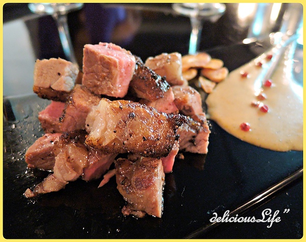 骰子牛肉佐綠胡椒紅酒醬汁1