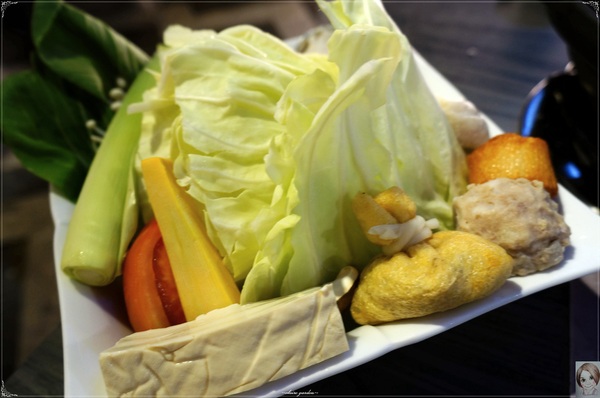 魚歌燈火精緻健康鍋(延吉店):台北 捷運國父紀念館站 魚歌燈火精緻健康鍋(延吉店)~ 氣勢驚人23cm大明蝦