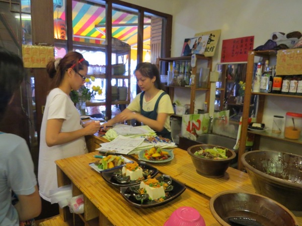 哈客大嬸婆客家菜店：漫步〞內灣老街〞之尋訪【新竹內灣/哈客大嬸婆客家菜】