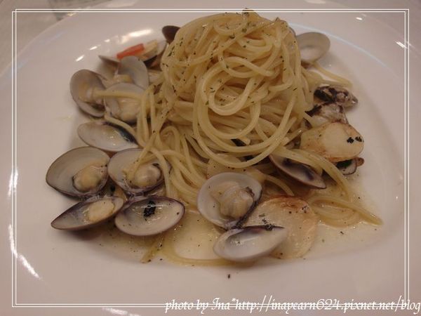 里昂尼義麵坊:<台北>颱風天覓食*敦化站*里昂尼義麵坊