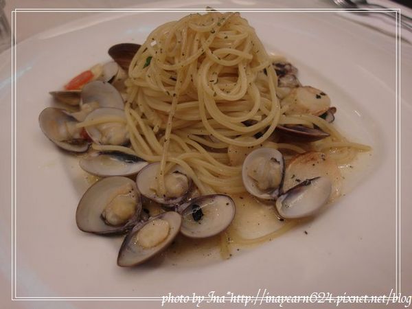 里昂尼義麵坊:<台北>颱風天覓食*敦化站*里昂尼義麵坊