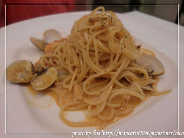 里昂尼義麵坊:<台北>颱風天覓食*敦化站*里昂尼義麵坊