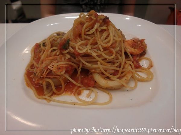 里昂尼義麵坊:<台北>颱風天覓食*敦化站*里昂尼義麵坊