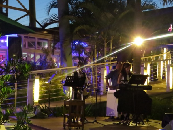 ACE休閒主題餐廳：【口碑券4】容易讓人著迷的ACE休閒主題餐廳『高雄仁武』