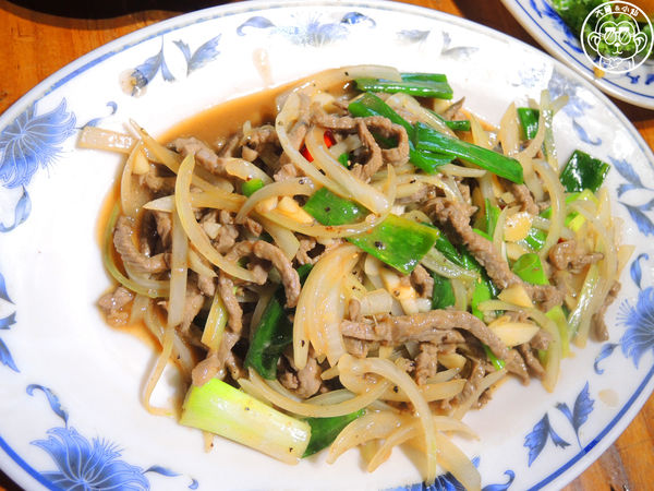 胖子小吃店：呷飽祙【台北大安･胖子小吃(安東總店)】大摳呆炒韭菜