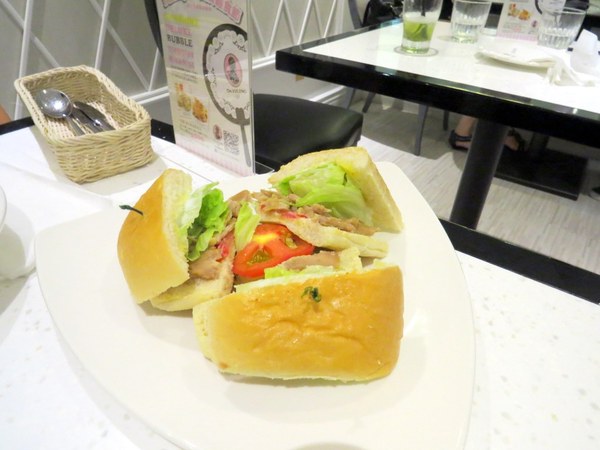 Dazzling Cafe蜜糖吐司專賣店(新竹遠百店)：新竹遊重頭戲之甜滋滋Dazzling Cafe【蜜糖土司/新竹遠百店】