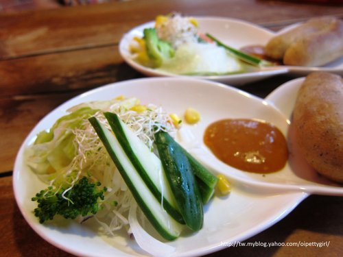 台南碳味亭 燒烤、碳烤、熱炒：午間特餐『義大利麵』-碳味亭燒烤小炒【愛評陸拾肆卷】