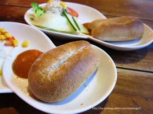 台南碳味亭 燒烤、碳烤、熱炒：午間特餐『義大利麵』-碳味亭燒烤小炒【愛評陸拾肆卷】