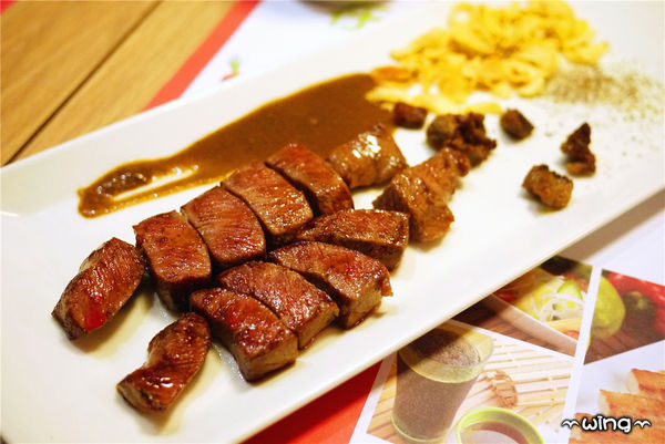 hot 7 新鐵板料理：［台北中山］好好玩交換禮物趴II。【hot 7新鉄板料理】鐵板燒牛排/雞腿/櫻桃鴨/豚五花(捷運松江南京站長安東店)