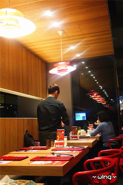 hot 7 新鐵板料理：［台北中山］好好玩交換禮物趴II。【hot 7新鉄板料理】鐵板燒牛排/雞腿/櫻桃鴨/豚五花(捷運松江南京站長安東店)