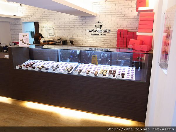 GRD3 07052014 Twelve Cupcakes (3).JPG