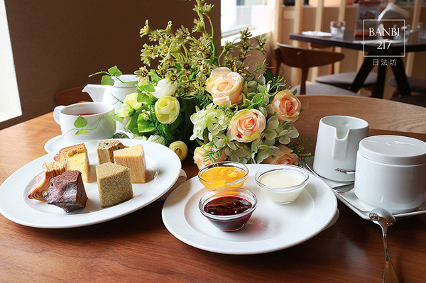 日法坊 La Bonbonnière：日法坊 La Bonbonniere 法式甜點 年輪蛋糕 蛋糕捲 冰淇淋 馬卡龍 麵包 下午茶 (台北捷運士林站)[邀約]