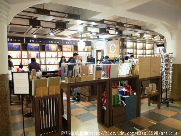 林百貨:【旅行遊記。台南中西區】林百貨。台灣流行時代開啟鈕 逛一個復古、文創、新潮流