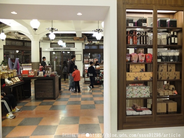 林百貨:【旅行遊記。台南中西區】林百貨。台灣流行時代開啟鈕 逛一個復古、文創、新潮流