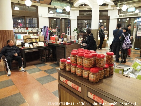 林百貨:【旅行遊記。台南中西區】林百貨。台灣流行時代開啟鈕 逛一個復古、文創、新潮流