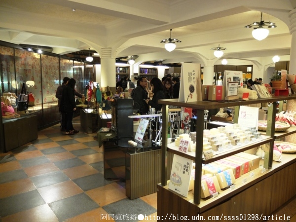 林百貨:【旅行遊記。台南中西區】林百貨。台灣流行時代開啟鈕 逛一個復古、文創、新潮流