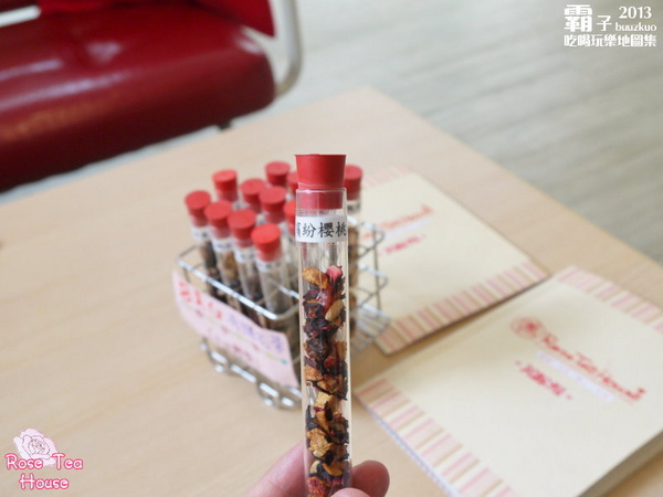 Rose Tea House:Rose Tea House ~ 吃著酥脆鬆餅配著花茶的優雅下午茶時光