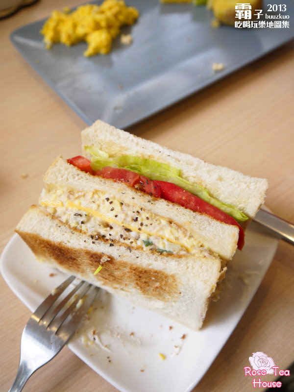 Rose Tea House:Rose Tea House ~ 吃著酥脆鬆餅配著花茶的優雅下午茶時光