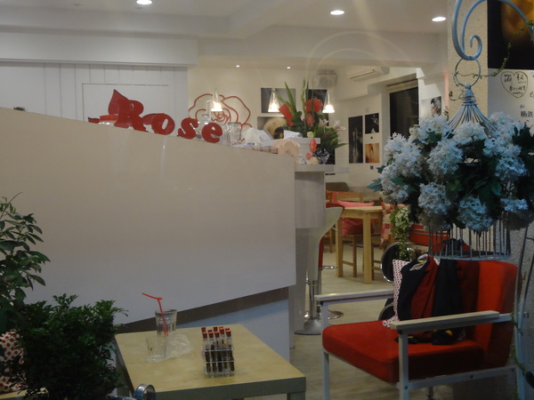 Rose Tea House：1021105[官本金文愛台灣]裝修後首訪Rose Tea House季節水果鬆餅好吃到想唱玫瑰玫瑰我愛妳