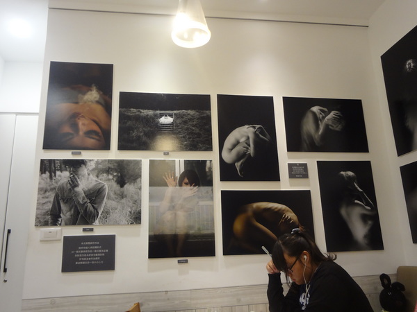 Rose Tea House：1021105[官本金文愛台灣]裝修後首訪Rose Tea House季節水果鬆餅好吃到想唱玫瑰玫瑰我愛妳