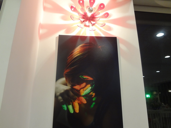 Rose Tea House：1021105[官本金文愛台灣]裝修後首訪Rose Tea House季節水果鬆餅好吃到想唱玫瑰玫瑰我愛妳