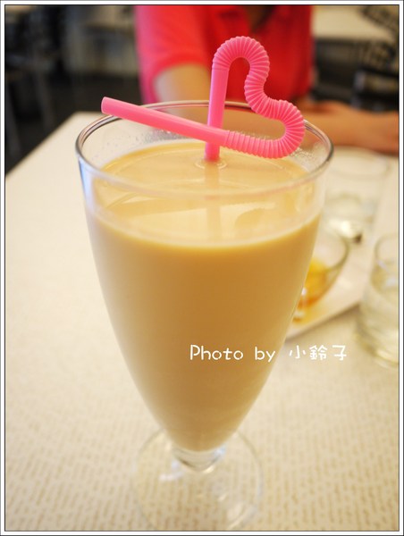 米拉佐cofe':三峽「米拉佐cofe'」兩個爸爸的溫暖花坊」