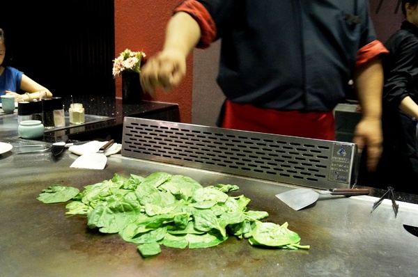 東方紅鐵板創意料理：[礁溪]東方紅鐵板創意料理：宜蘭在地海鮮/頂級食材.精彩料理/無菜單 - APP專屬優惠 !