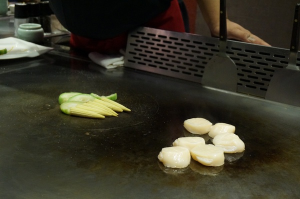 東方紅鐵板創意料理：[礁溪]東方紅鐵板創意料理：宜蘭在地海鮮/頂級食材.精彩料理/無菜單 - APP專屬優惠 !