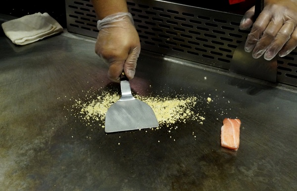 東方紅鐵板創意料理：[礁溪]東方紅鐵板創意料理：宜蘭在地海鮮/頂級食材.精彩料理/無菜單 - APP專屬優惠 !