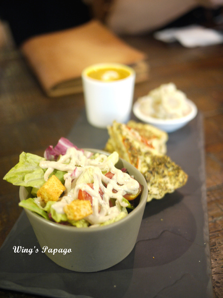 雅痞Art Reading Cafe：書香佐咖啡香。雅痞Art Reading Cafe