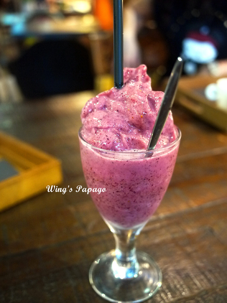 雅痞Art Reading Cafe：書香佐咖啡香。雅痞Art Reading Cafe