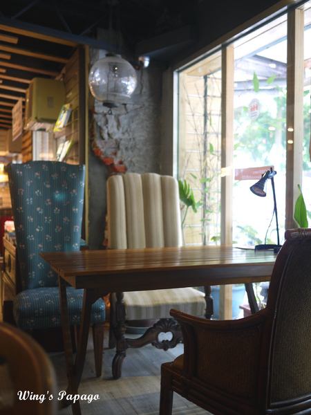 雅痞Art Reading Cafe：書香佐咖啡香。雅痞Art Reading Cafe