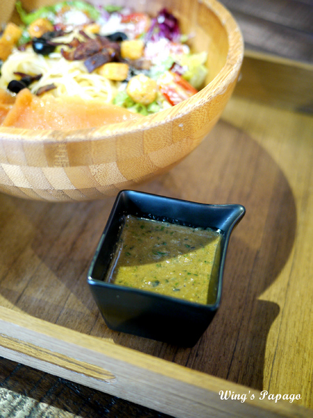 雅痞Art Reading Cafe：書香佐咖啡香。雅痞Art Reading Cafe