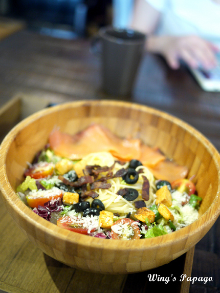 雅痞Art Reading Cafe：書香佐咖啡香。雅痞Art Reading Cafe