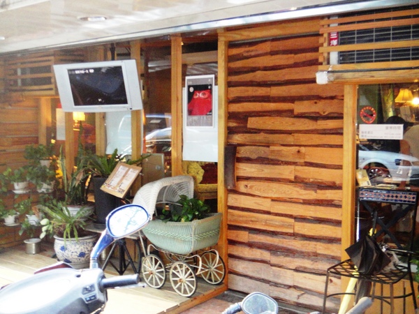 雅痞Art Reading Cafe：心靈的饗宴在『雅痞Art Reading Cafe』