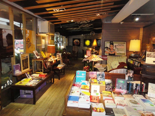 雅痞Art Reading Cafe：心靈的饗宴在『雅痞Art Reading Cafe』