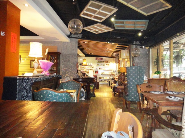 雅痞Art Reading Cafe：心靈的饗宴在『雅痞Art Reading Cafe』