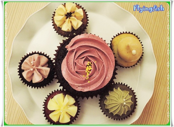 Les Bebes Cafe & Bar 貝貝西點(仁愛門市)：✜  餐桌上滴華麗冒險(初訪晚餐篇)-「Les Bebes Cafe & Bar貝貝西點(仁愛門市)」❤～