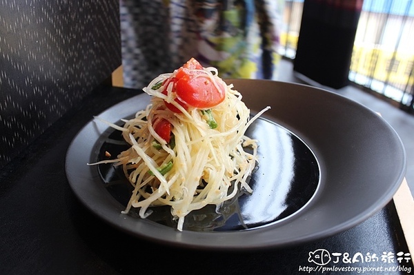 饗泰多泰式餐廳：【捷運忠孝復興】饗泰多 Siam More 泰式風格餐廳--每道泰式料理都令人意猶未盡!!東區聚餐時尚餐廳推薦!