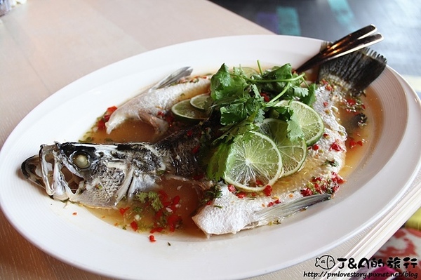 饗泰多泰式餐廳：【捷運忠孝復興】饗泰多 Siam More 泰式風格餐廳--每道泰式料理都令人意猶未盡!!東區聚餐時尚餐廳推薦!