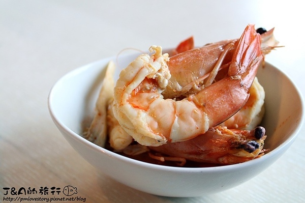 饗泰多泰式餐廳：【捷運忠孝復興】饗泰多 Siam More 泰式風格餐廳--每道泰式料理都令人意猶未盡!!東區聚餐時尚餐廳推薦!