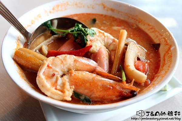 饗泰多泰式餐廳：【捷運忠孝復興】饗泰多 Siam More 泰式風格餐廳--每道泰式料理都令人意猶未盡!!東區聚餐時尚餐廳推薦!